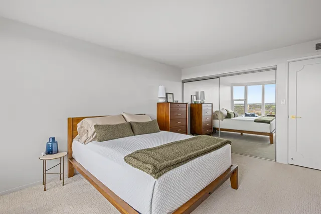 $308,000 | 2525 South Shore Drive, Unit 14C, Milwaukee, WI 53207