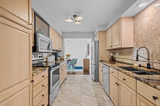 $308,000 | 2525 South Shore Drive, Unit 14C, Milwaukee, WI 53207