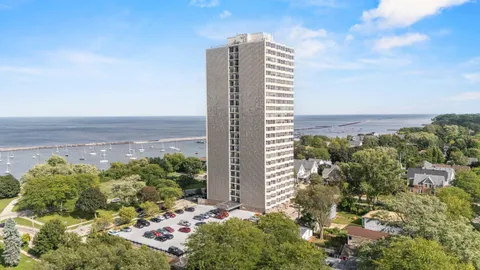$308,000 | 2525 South Shore Drive, Unit 14C, Milwaukee, WI 53207