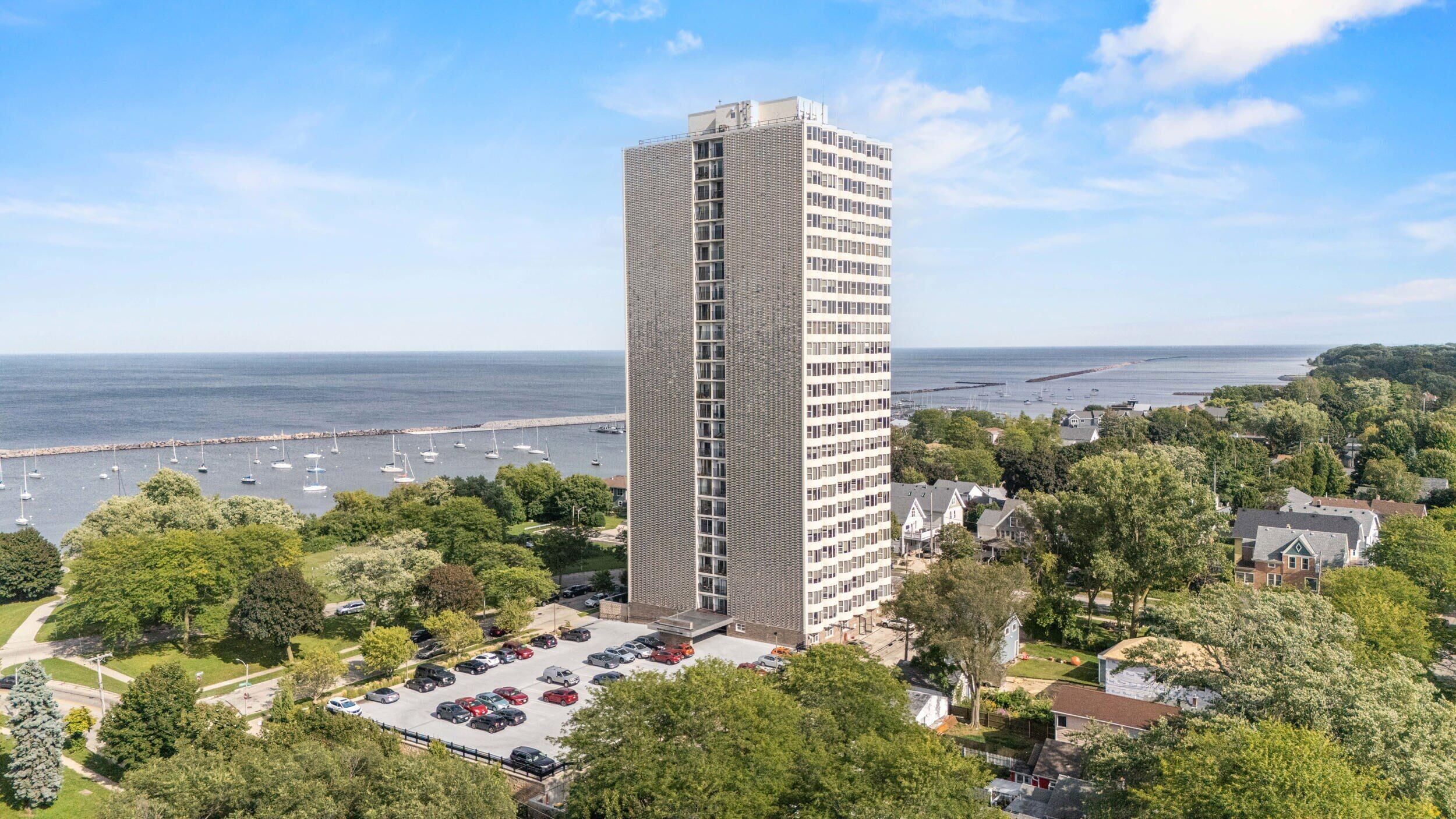 2525 South Shore Drive, Unit 14C Milwaukee, WI 53207 - Photo 51 of 58 50_dji_20250904154633_0577_d