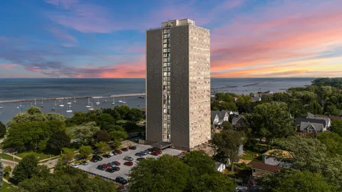 $308,000 | 2525 South Shore Drive, Unit 14C, Milwaukee, WI 53207