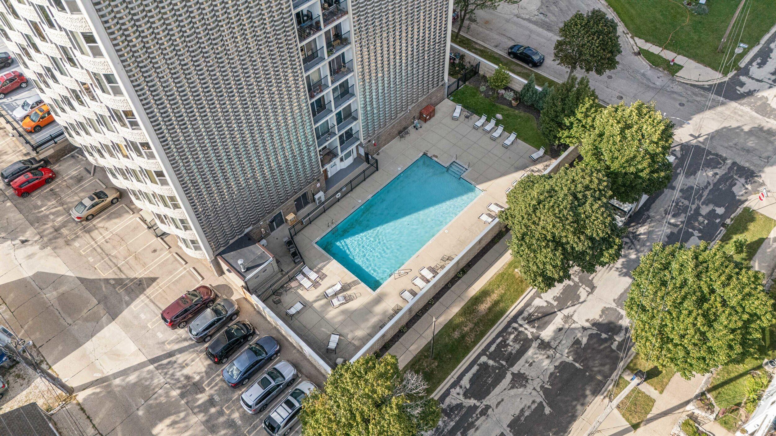 2525 South Shore Drive, Unit 14C Milwaukee, WI 53207 - Photo 56 of 58 56_dji_20250904164544_0592_d