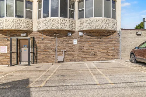 $308,000 | 2525 South Shore Drive, Unit 14C, Milwaukee, WI 53207