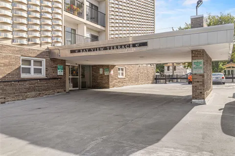 $308,000 | 2525 South Shore Drive, Unit 14C, Milwaukee, WI 53207