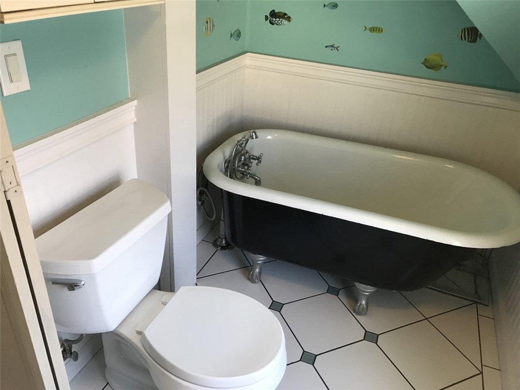 28 Yolande Place Woonsocket, RI 02895 - Photo 28 of 31 2nd floor full bath/tub