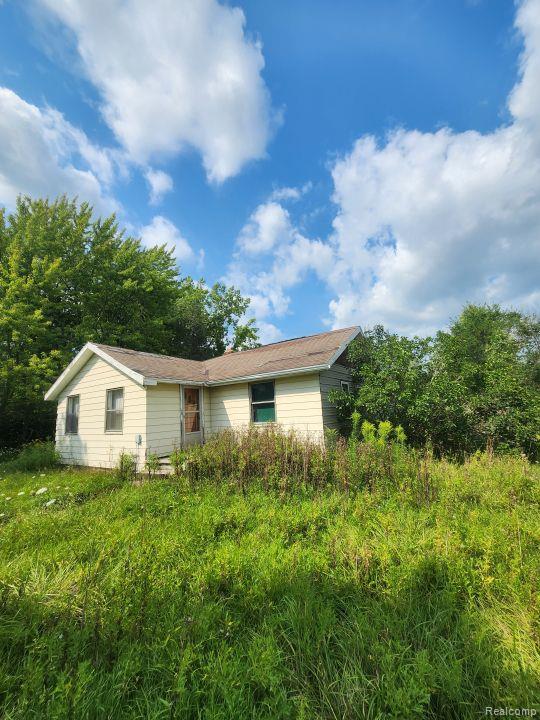 4833 South Saginaw Road Freeland, MI 48623 - Photo 2 of 29 Gallery Image 2