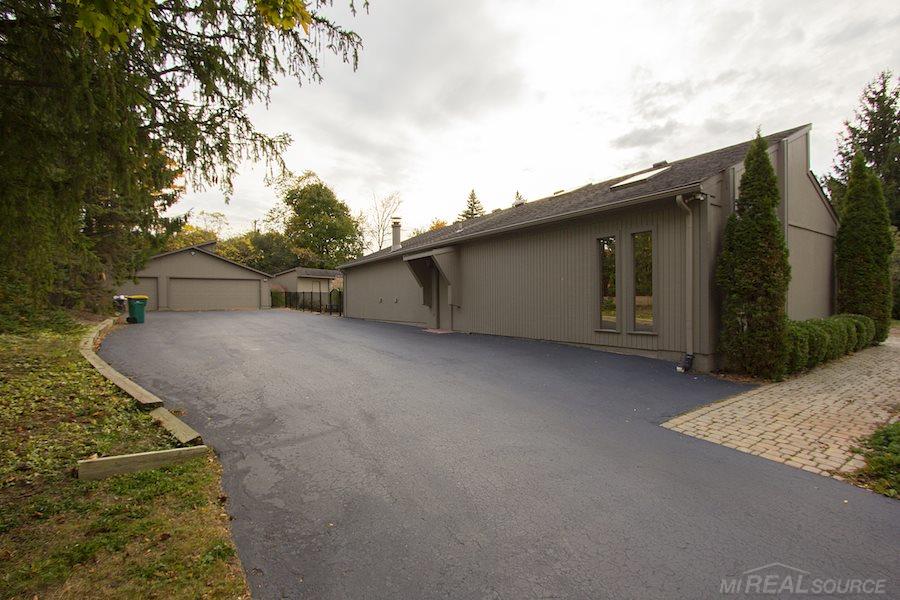 33705 Quaker Valley Road Farmington Hills, MI 48331 - Photo 24 of 26