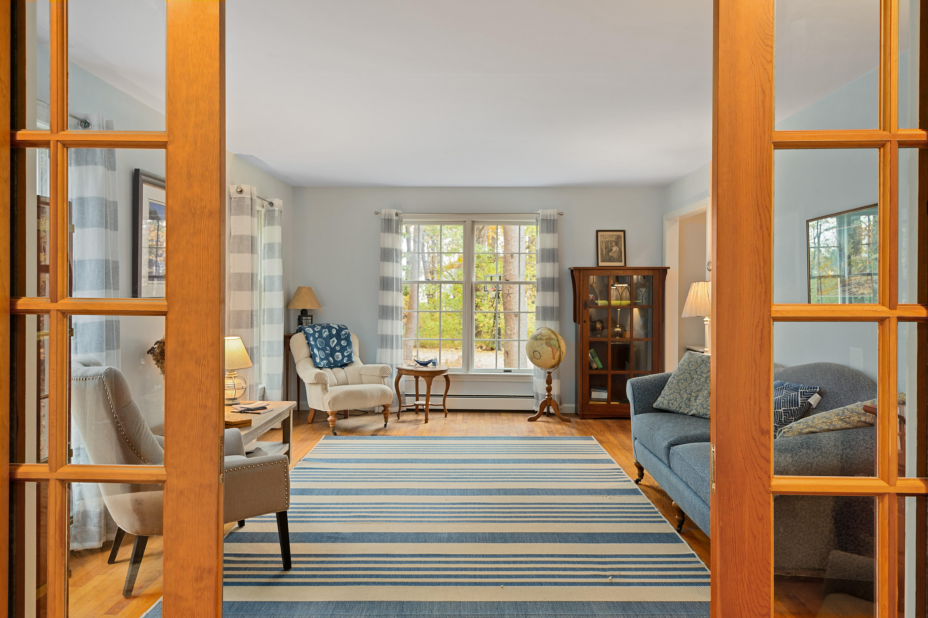 52 Tower Road Kittery Point, ME 03905 - Photo 7 of 36 Living Room