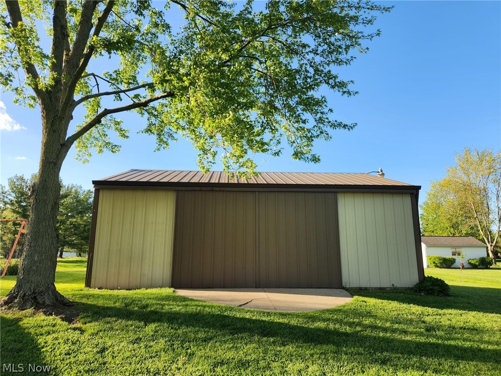47568 Middle Ridge Road Amherst, OH 44001 - Photo 19 of 25