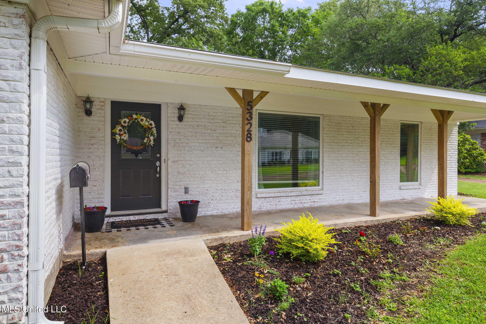 5328 Briarfield Road Jackson, MS 39211 - Photo 3 of 45 8-web-or-mls-5328 Briarfield-7