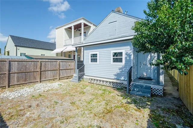 $2,000 | 618 Valence Street, New Orleans, LA 70115