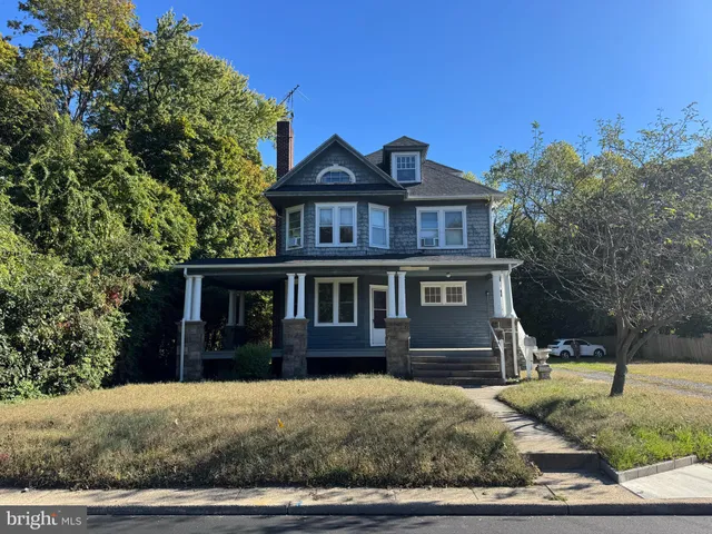 $399,000 | 718 Woodlane Road, Beverly, NJ 08010