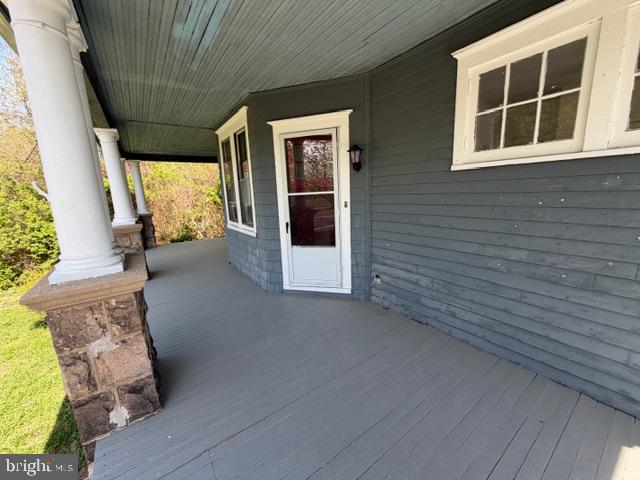 718 Woodlane Road Beverly, NJ 08010 - Photo 8 of 22 a view of front door of house
