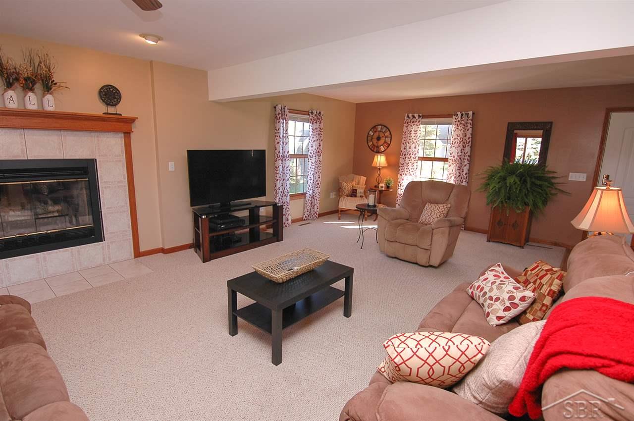 219 Colorado Ridge Hemlock, MI 48626 - Photo 6 of 28 31303157-5.JPG