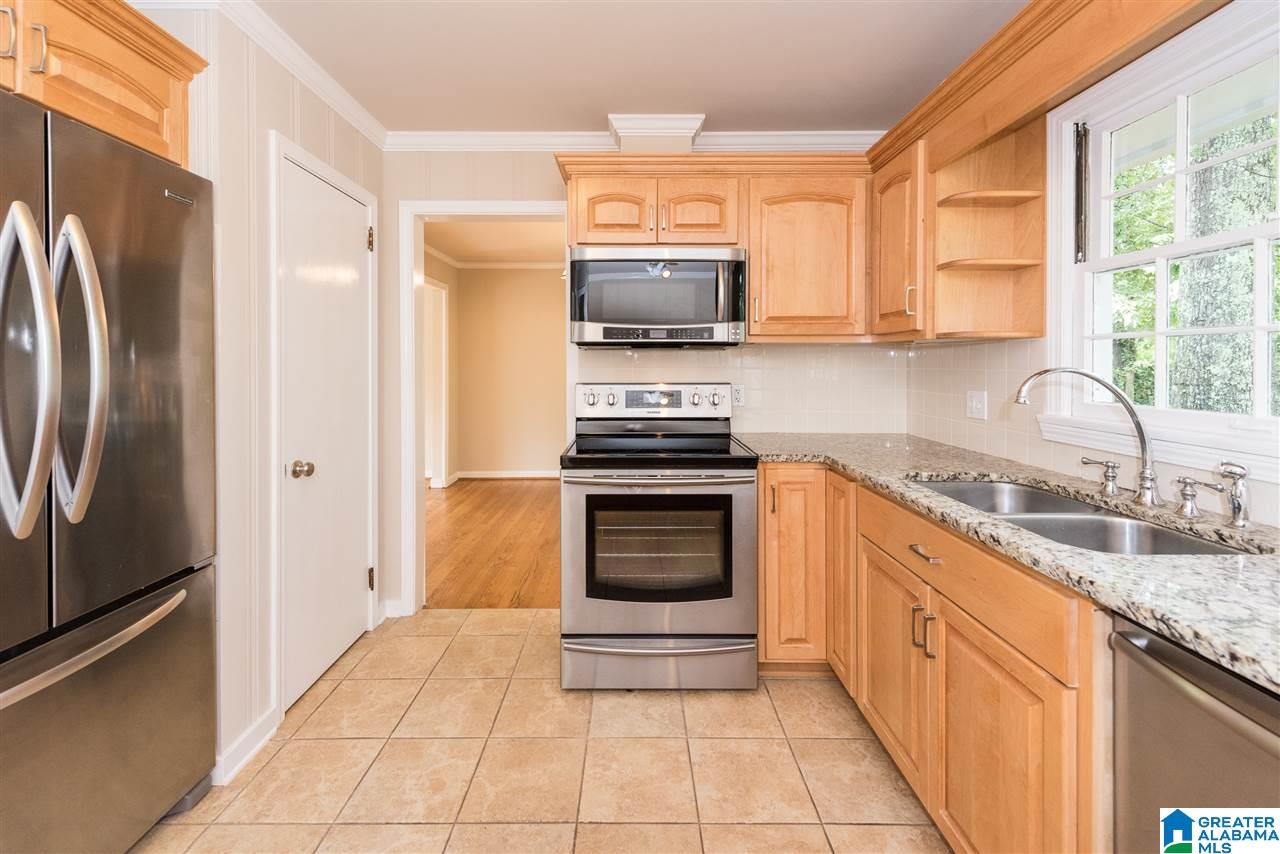 821 Woodvale Road Birmingham, AL 35222 - Photo 13 of 35