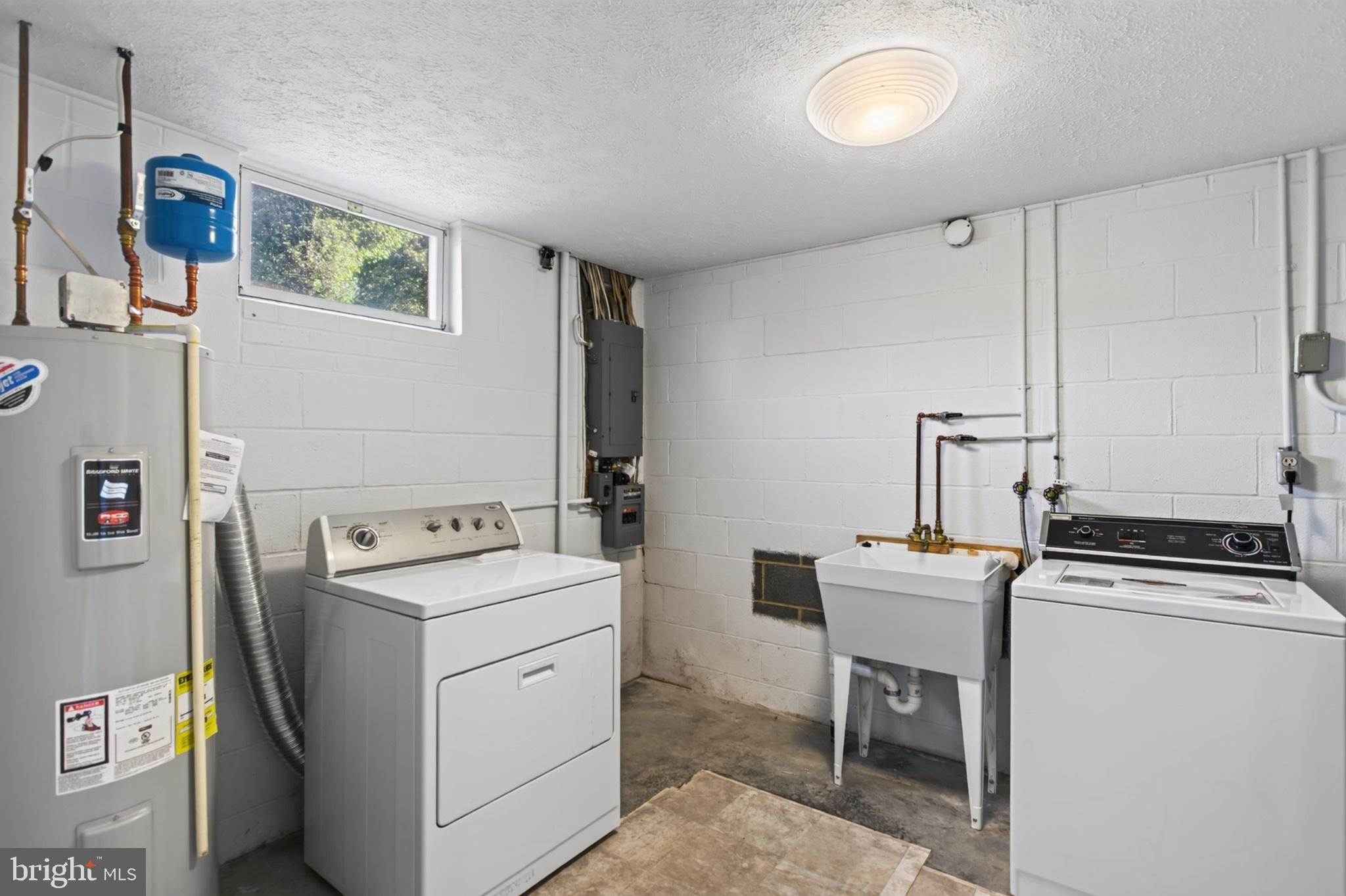 1033 Tasker Road Stephens City, VA 22655 - Photo 27 of 38 laundry/utility room