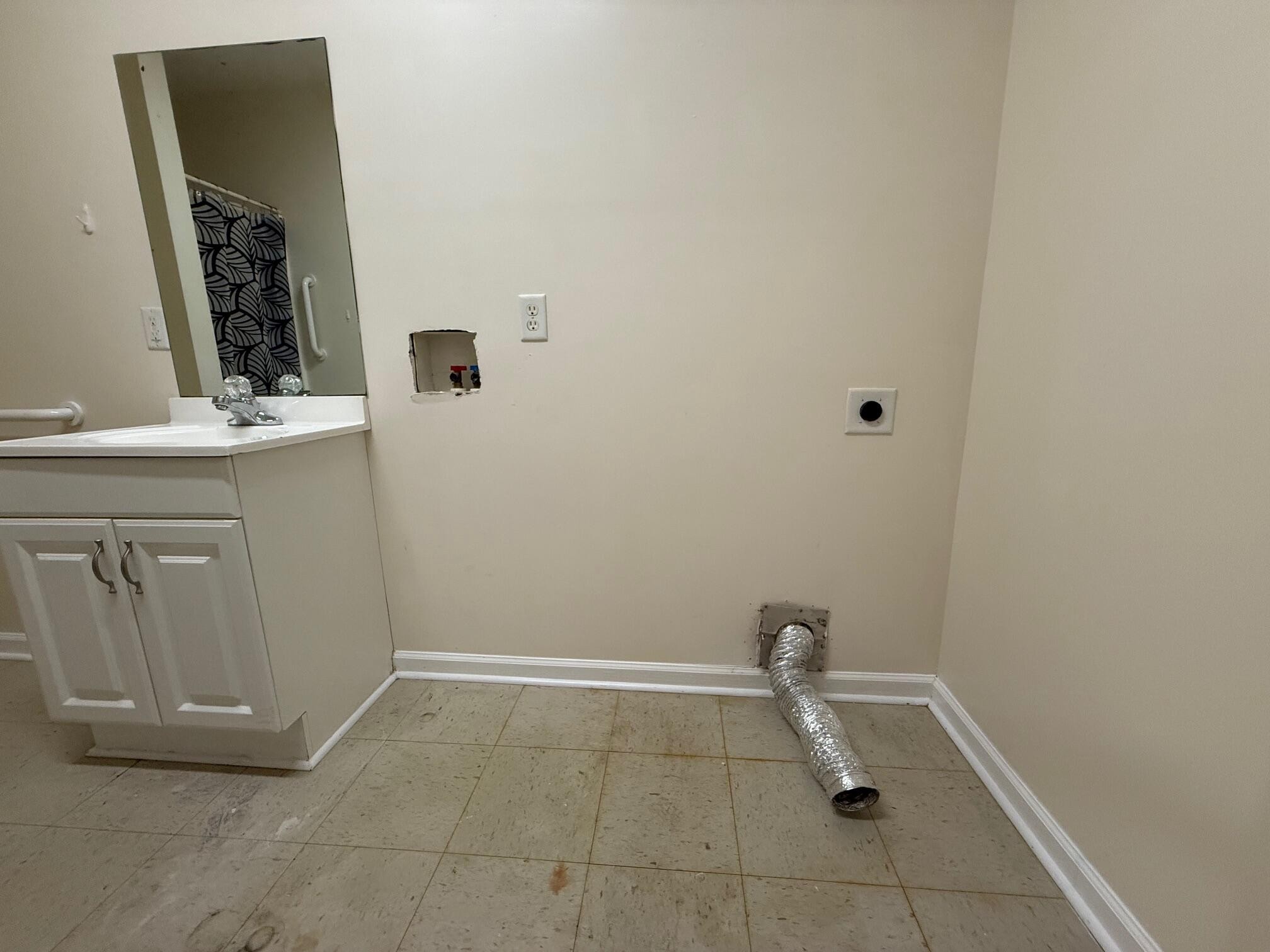 322 Signal Drive Rossville, GA 30741 - Photo 17 of 17 a bathroom with a sink