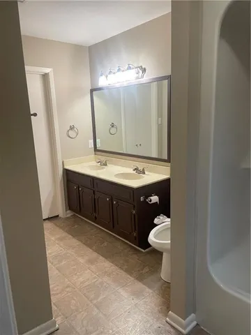 $2,100 | 605 Holiday Circle, Pineville, LA 71360