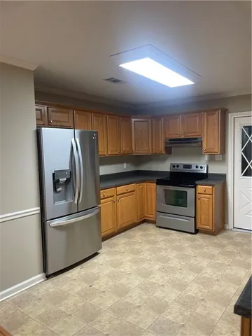 $2,100 | 605 Holiday Circle, Pineville, LA 71360