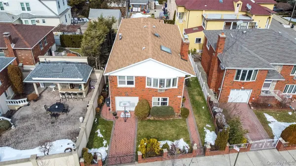 $1,350,000 | 157-11 Cryders Lane | Beechhurst