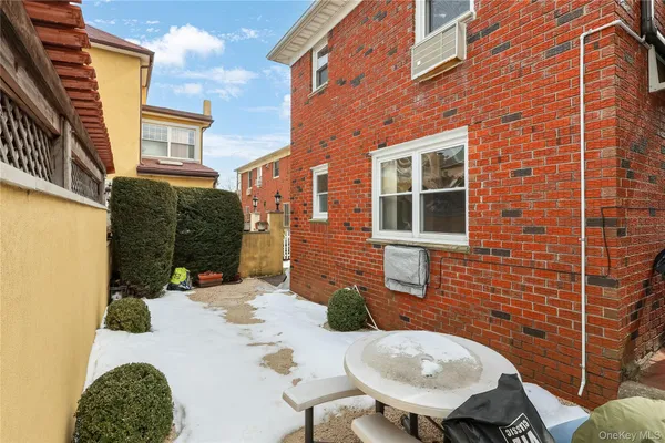 $1,350,000 | 157-11 Cryders Lane | Beechhurst