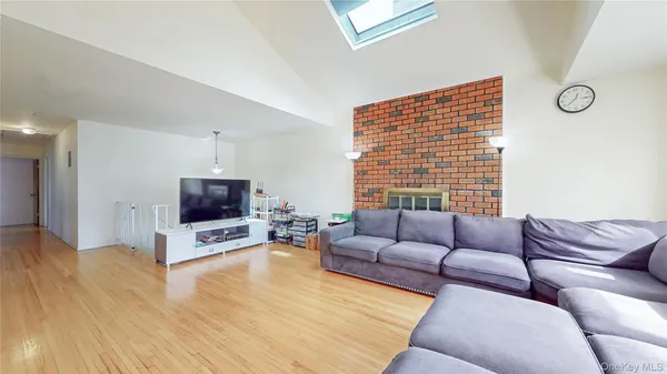 $1,350,000 | 157-11 Cryders Lane | Beechhurst