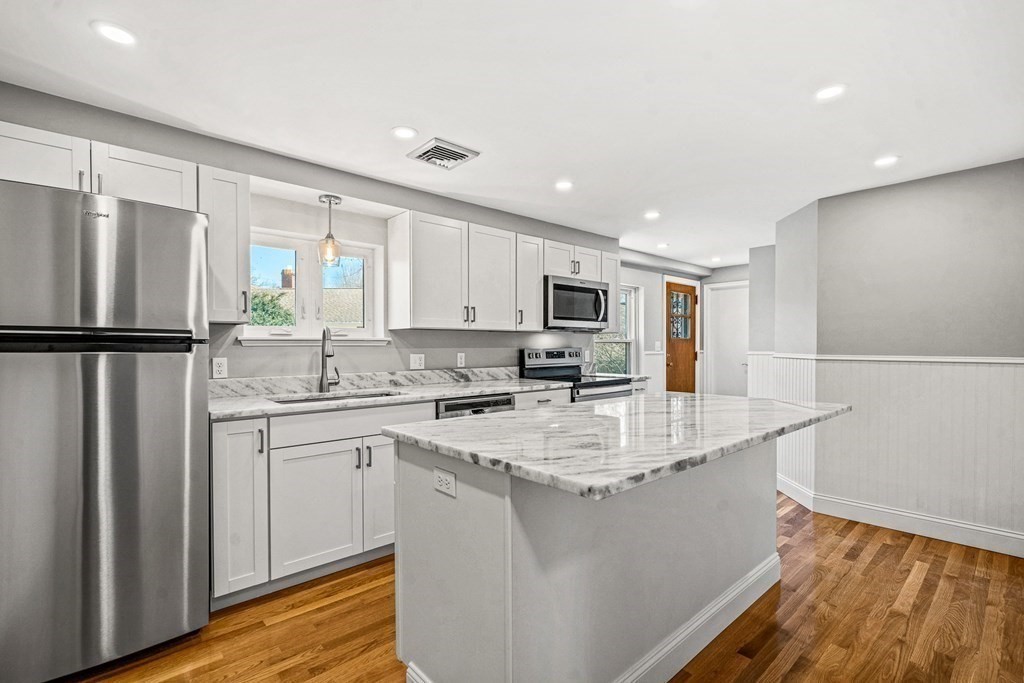 5 Gerald Road Stoneham, MA 02180 - Photo 7 of 39 Gallery Image 7