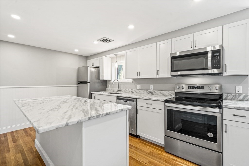 5 Gerald Road Stoneham, MA 02180 - Photo 8 of 39 Gallery Image 8