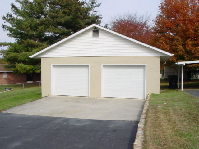 1102 Liberty Road Northeast Roanoke, VA 24012 - Photo 14 of 21 Garage