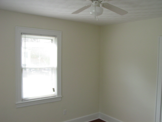 1102 Liberty Road Northeast Roanoke, VA 24012 - Photo 8 of 21 Bedroom