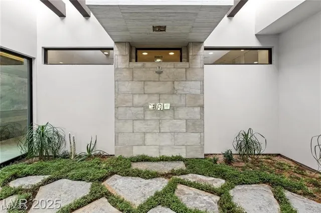 $59,500 | 4 Soaring Bird Court, Las Vegas, NV 89135