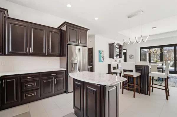 $859,900 | 945 Woodcrest Heights Drive, Menasha, WI 54952