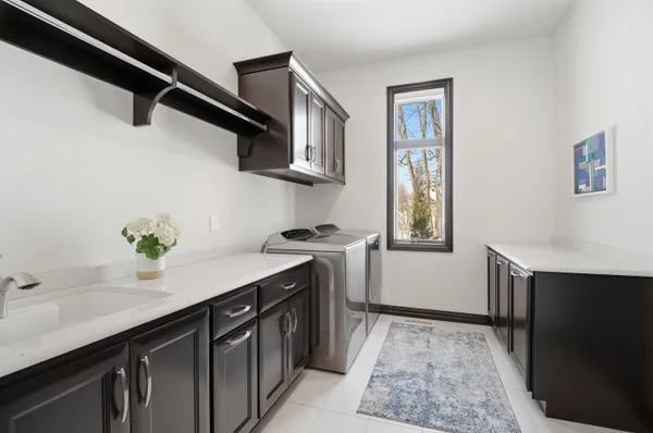$859,900 | 945 Woodcrest Heights Drive, Menasha, WI 54952