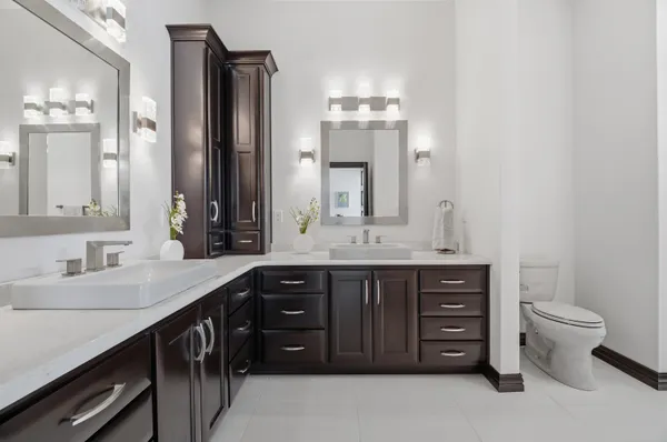 $859,900 | 945 Woodcrest Heights Drive, Menasha, WI 54952