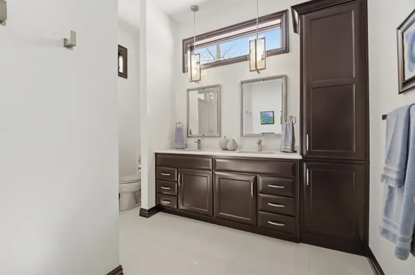 $859,900 | 945 Woodcrest Heights Drive, Menasha, WI 54952