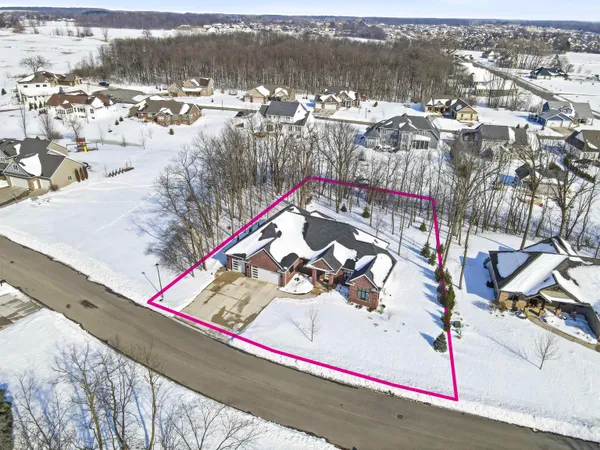 $859,900 | 945 Woodcrest Heights Drive, Menasha, WI 54952