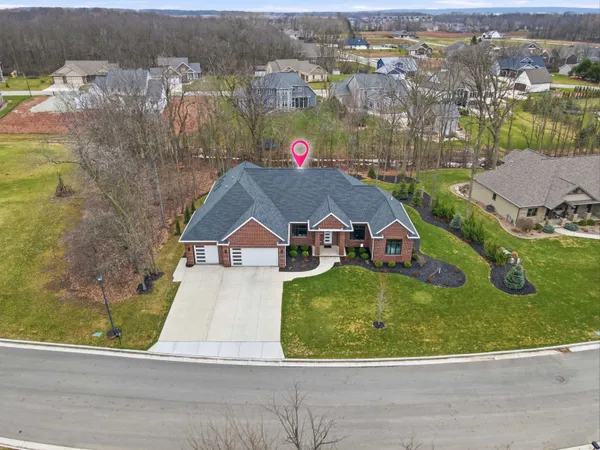 $859,900 | 945 Woodcrest Heights Drive, Menasha, WI 54952