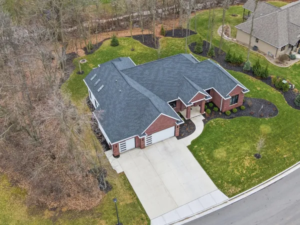 $859,900 | 945 Woodcrest Heights Drive, Menasha, WI 54952