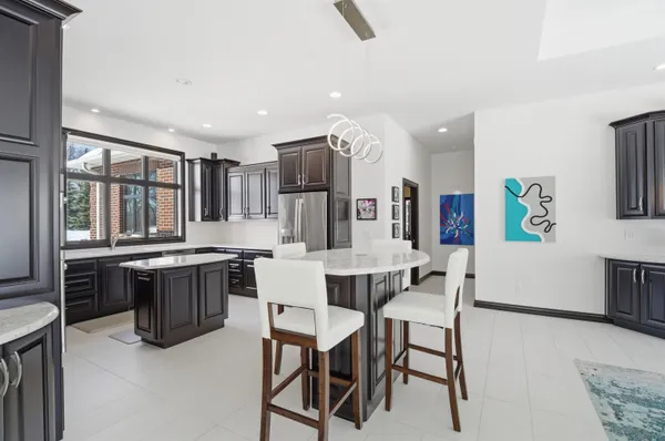 $859,900 | 945 Woodcrest Heights Drive, Menasha, WI 54952