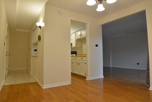 8251 South Roberts Road, Unit 1D Bridgeview, IL 60455 - Photo 7 of 18