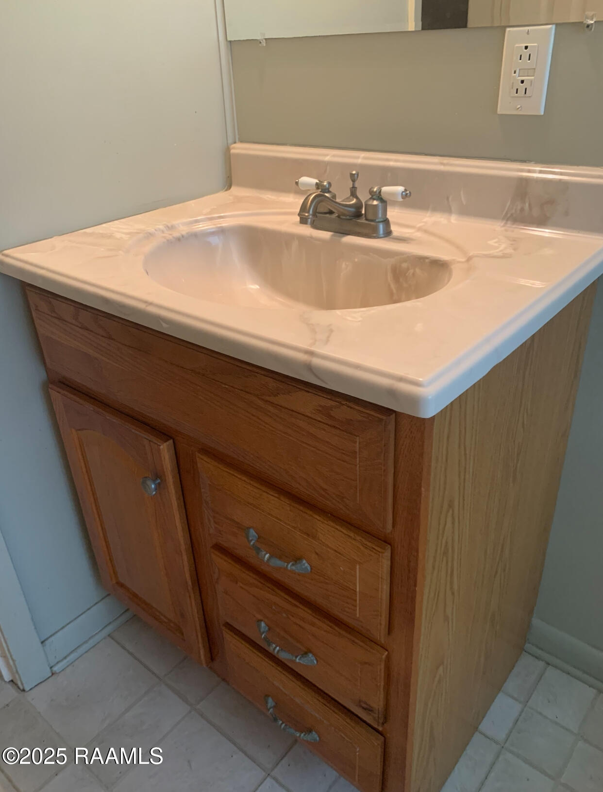 6607 Gondron Road New Iberia, LA 70563 - Photo 28 of 28 Guest Bath Vanity