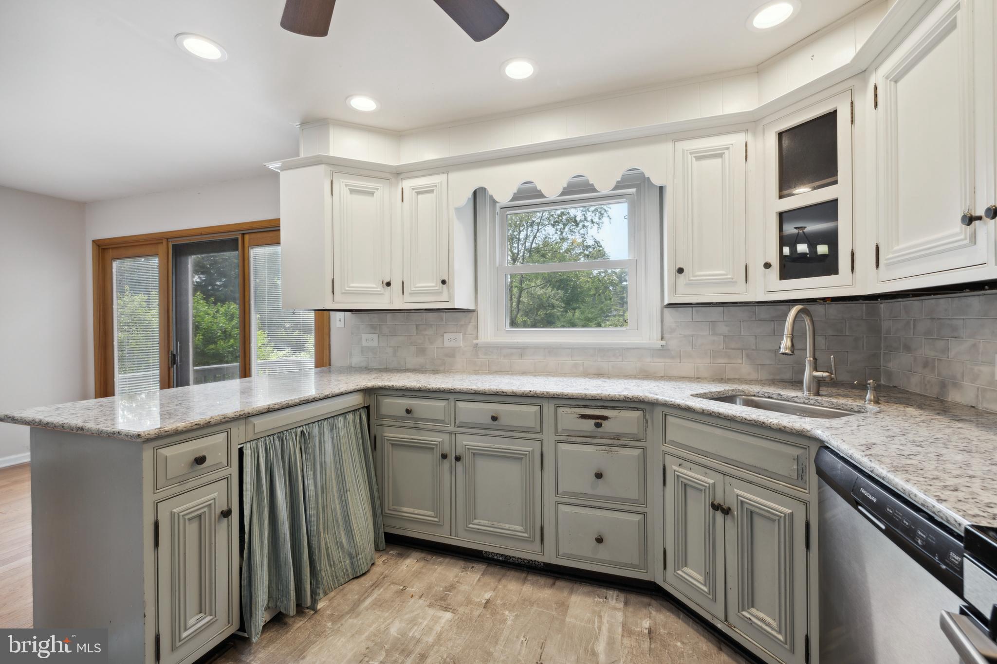 43 Valley View Road Chalfont, PA 18914 - Photo 4 of 18 Gallery Image 4