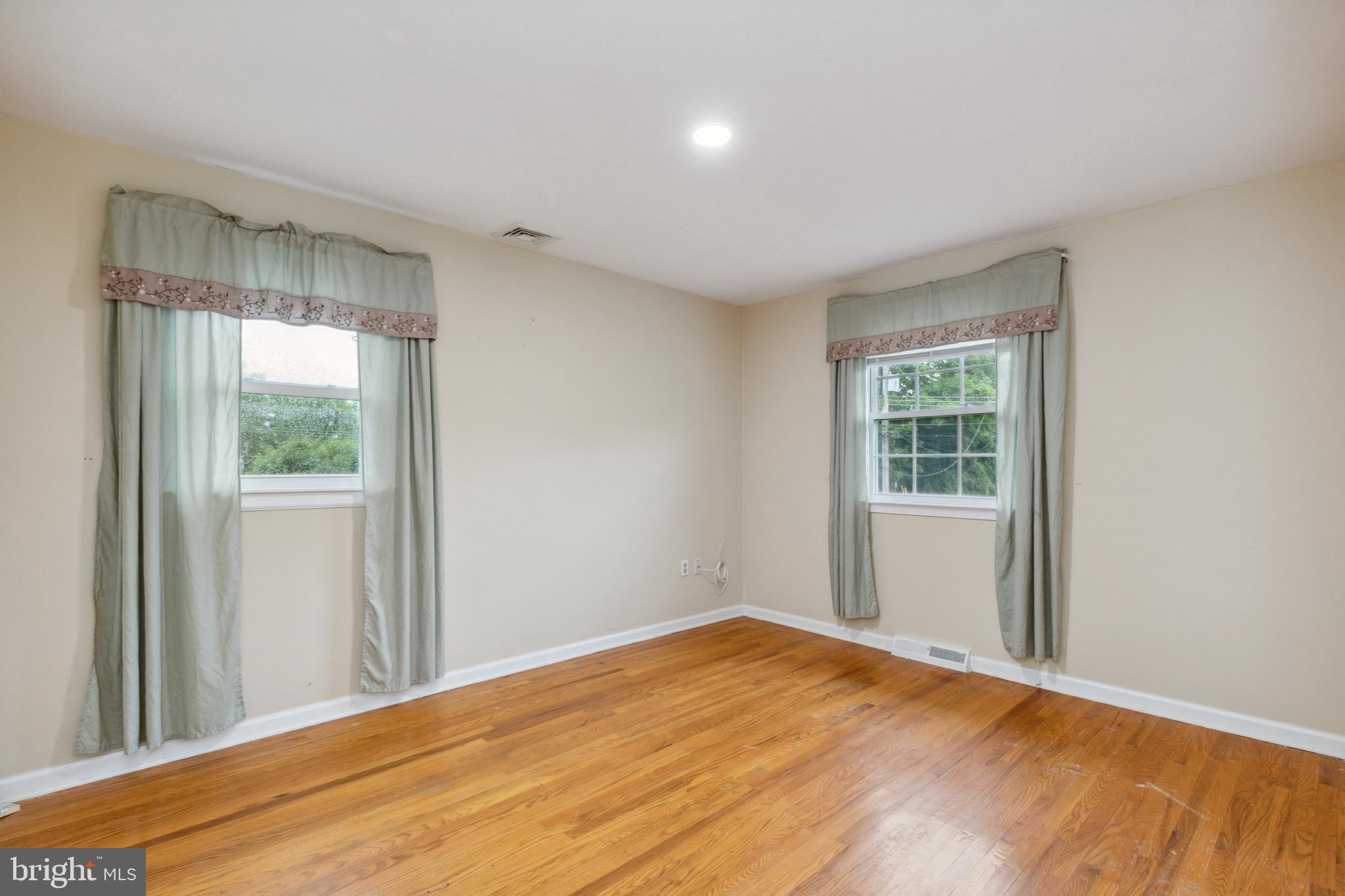 43 Valley View Road Chalfont, PA 18914 - Photo 8 of 18 Gallery Image 8