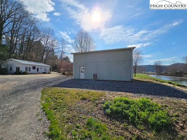 a view of a back yard of the house