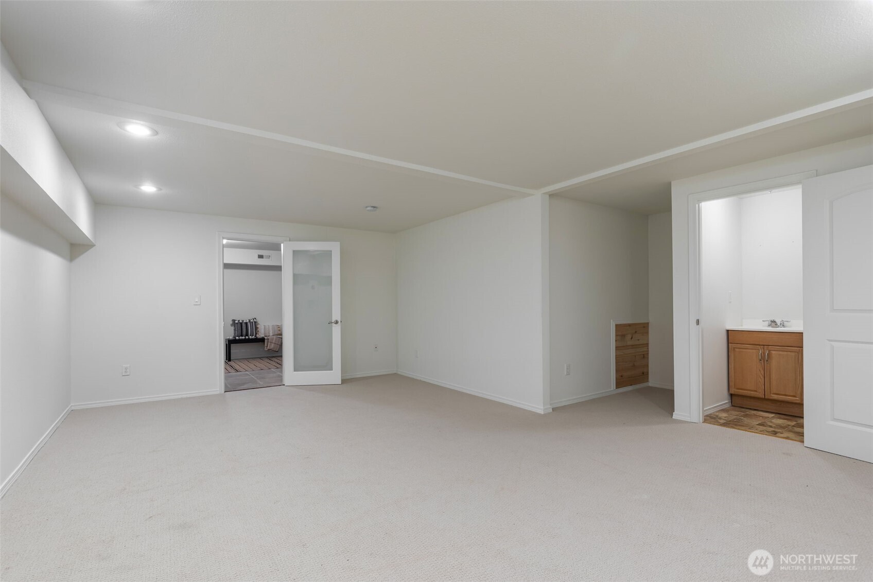 6107 South Fountain Street Seattle, WA 98178 - Photo 25 of 29 an empty room with closet