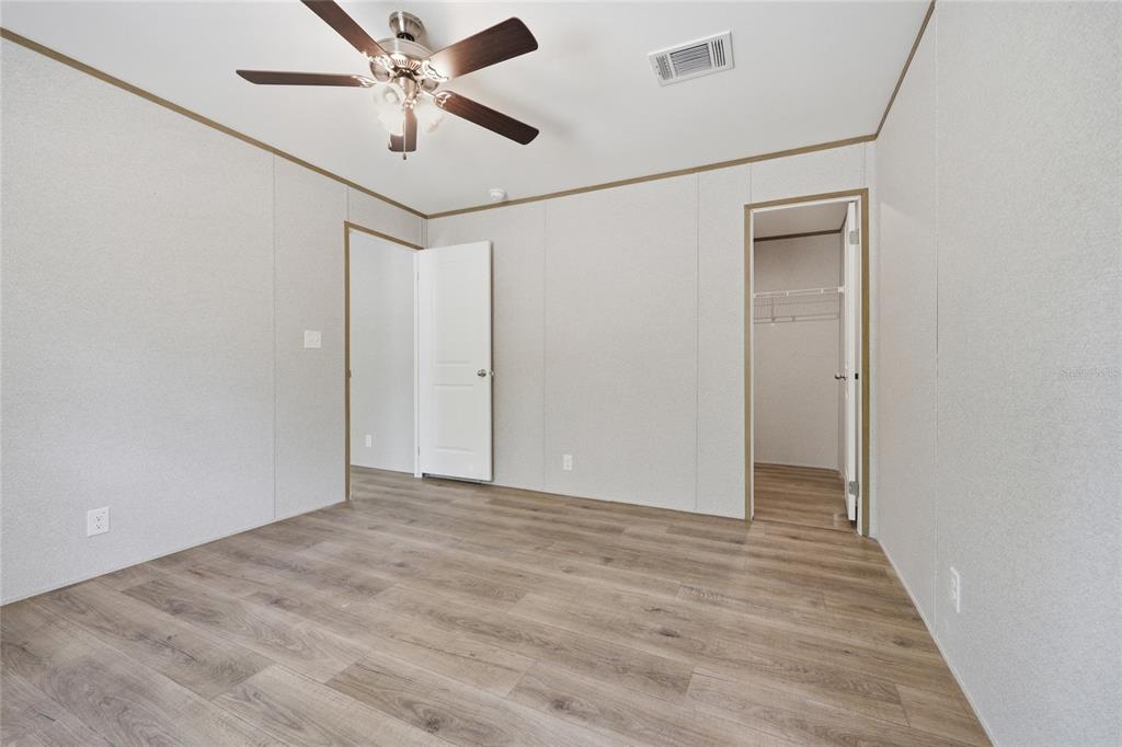 150 19th Street Interlachen, FL 32148 - Photo 22 of 30 a view of a hallway