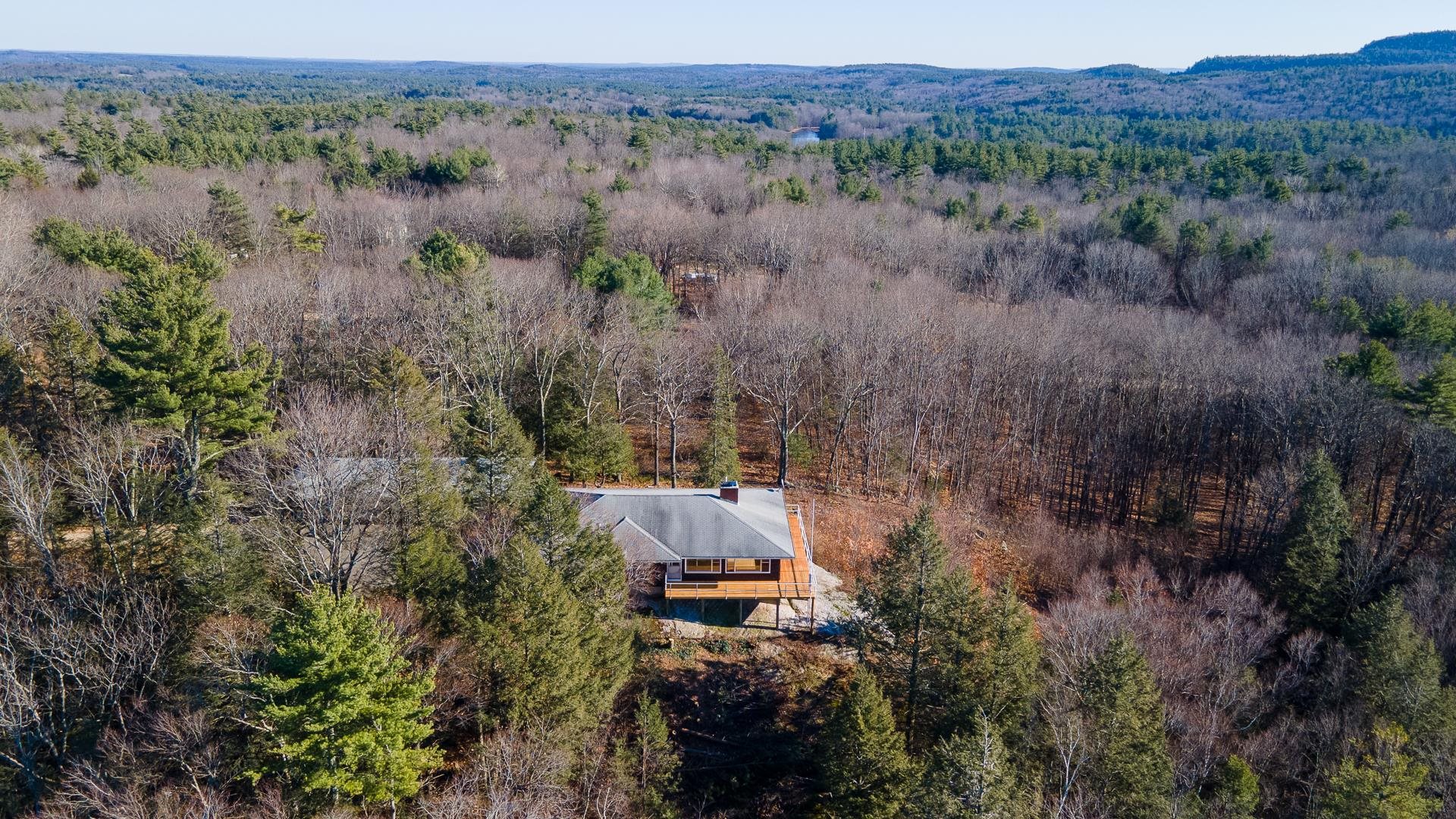 20 Harvey Road Deerfield, NH 03037 - Photo 1 of 37
