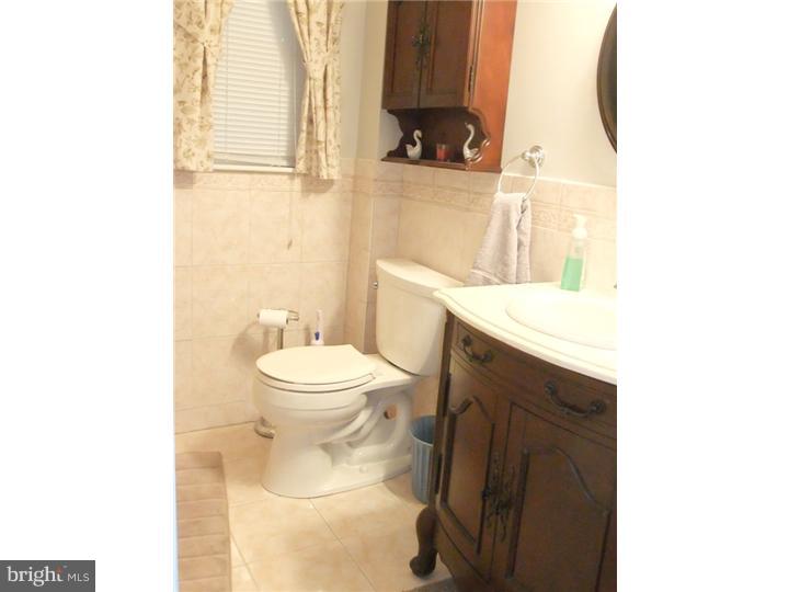 327 Lynn Road Springfield, PA 19064 - Photo 11 of 24