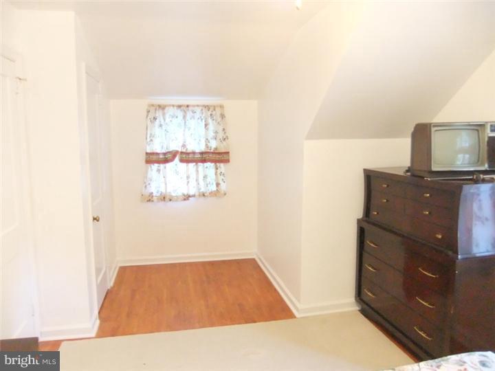 327 Lynn Road Springfield, PA 19064 - Photo 14 of 24