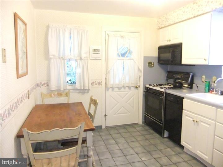 327 Lynn Road Springfield, PA 19064 - Photo 7 of 24